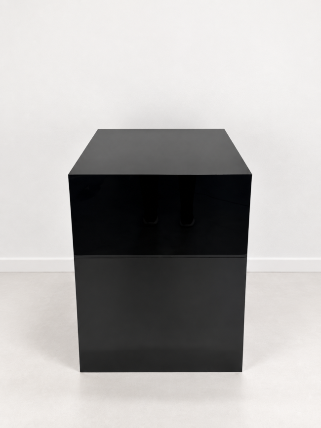 Black Acrylic Cake Table