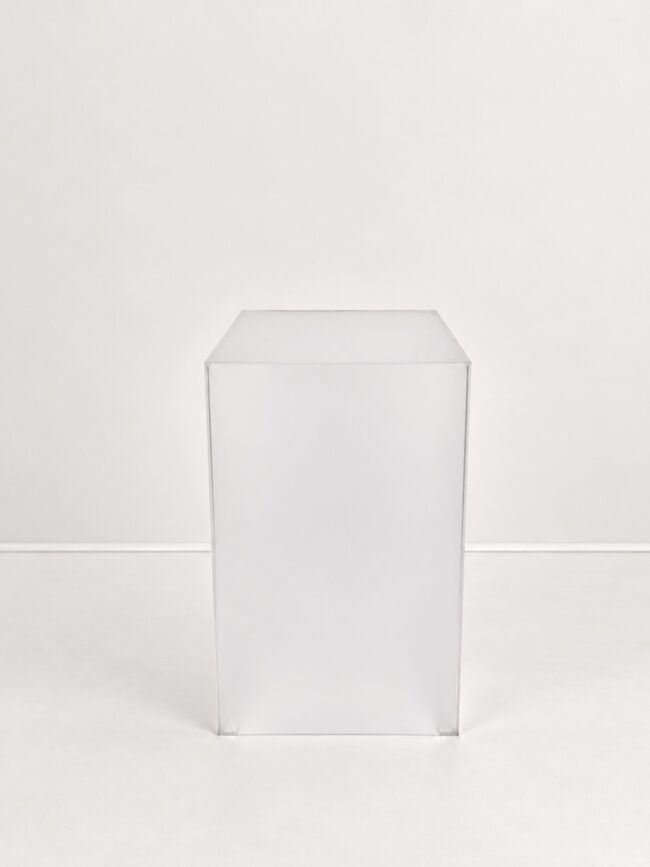Frosted Plinth